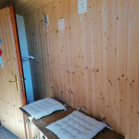 Keresztes Vendeghaz Kır Evi Mosdos