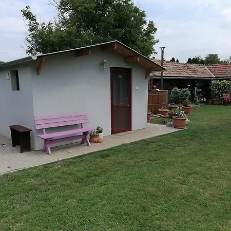 Keresztes Vendeghaz Kır Evi *